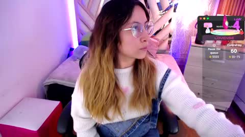 Alex   .    online show from 05/19/26, 03:13