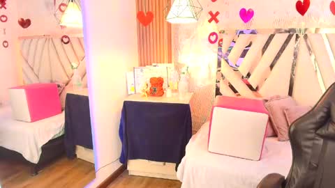 Alex   .    online show from 05/31/26, 03:47