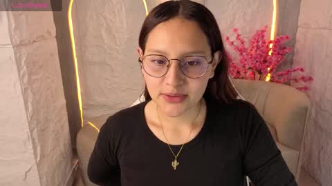 Snapshot of nyx_tamy_tx chatting on 10/01/25, 01:06 Online 800 to 1400 online show from 10/01/25, 01:06