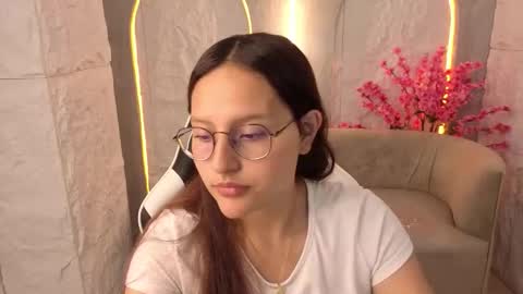 Snapshot of nyx_tamy_tx chatting on 10/03/25, 01:52 Online 800 to 1400 online show from 10/03/25, 01:52