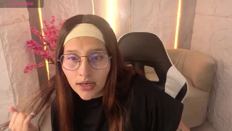 Snapshot of nyx_tamy_tx chatting on 10/13/25, 12:49 Online 800 to 1400 online show from 10/13/25, 12:49