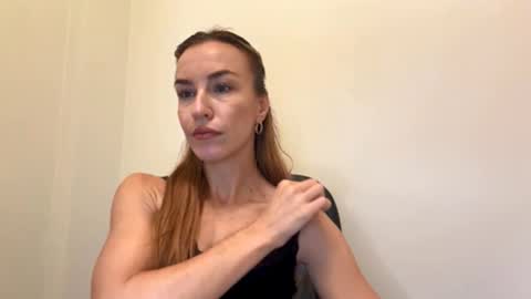 Snapshot of nyxelia_ chatting on 10/13/25, 07:19 Anastasia online show from 10/13/25, 07:19