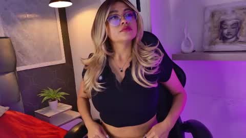 Snapshot of nyxjones chatting on 07/29/26, 02:04 Nyx online show from 07/29/26, 02:04
