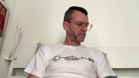 Snapshot of o_johnny_deep_o chatting on 03/18/26, 11:24 Jonathan Deep online show from 03/18/26, 11:24