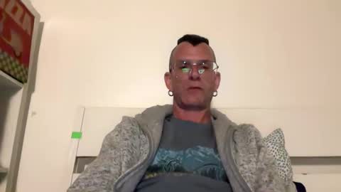 Snapshot of o_johnny_deep_o chatting on 04/05/26, 02:20 Jonathan Deep online show from 04/05/26, 02:20