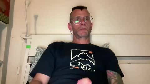 Snapshot of o_johnny_deep_o chatting on 04/08/26, 11:59 Jonathan Deep online show from 04/08/26, 11:59