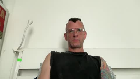 Snapshot of o_johnny_deep_o chatting on 04/15/26, 10:11 Jonathan Deep online show from 04/15/26, 10:11