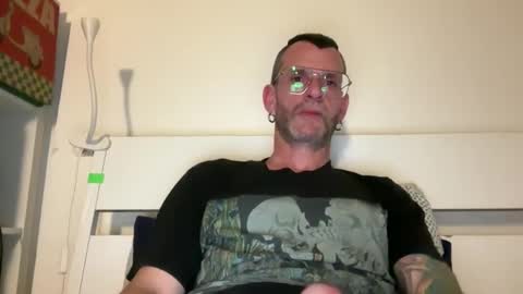 Snapshot of o_johnny_deep_o chatting on 05/08/26, 09:31 Jonathan Deep online show from 05/08/26, 09:31