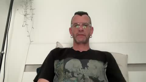 Snapshot of o_johnny_deep_o chatting on 06/13/26, 10:02 Jonathan Deep online show from 06/13/26, 10:02
