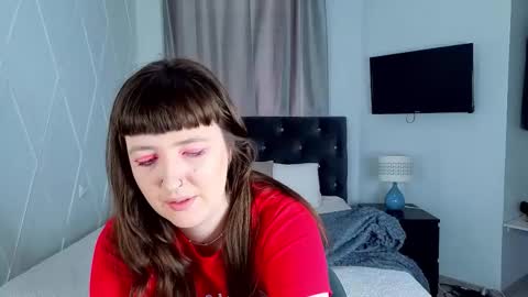 hey hey i am Lora and im new here hope to have some good time here 3 online show from 03/04/26, 12:55