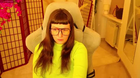 hey hey i am Lora and im new here hope to have some good time here 3 online show from 04/03/26, 12:25