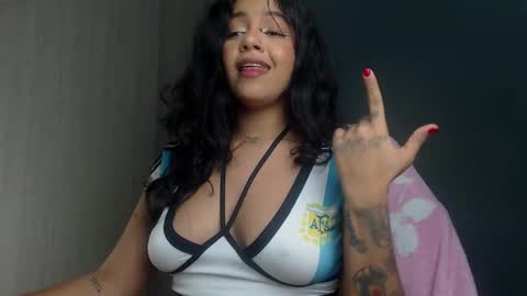 Snapshot of obeyval chatting on 10/25/25, 03:03 Vale online show from 10/25/25, 03:03