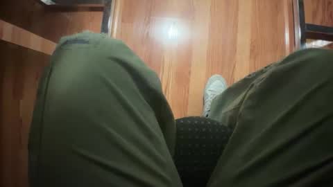 Snapshot of obiwand653040 chatting on 11/01/25, 01:40 obiwand653040 online show from 11/01/25, 01:40