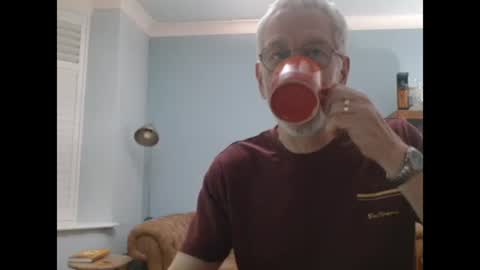 Snapshot of obliox175 chatting on 12/01/24, 11:04 Obliox online show from 12/01/24, 11:04