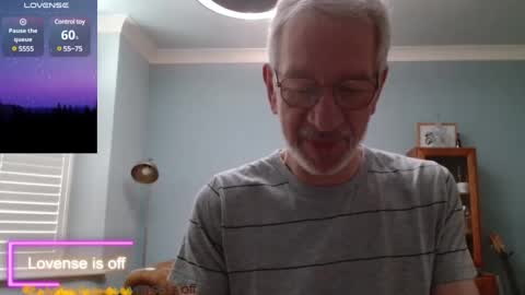 Snapshot of obliox175 chatting on 12/12/24, 10:24 Obliox online show from 12/12/24, 10:24