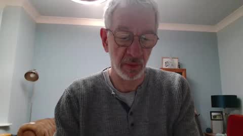 Snapshot of obliox175 chatting on 12/13/24, 07:47 Obliox online show from 12/13/24, 07:47