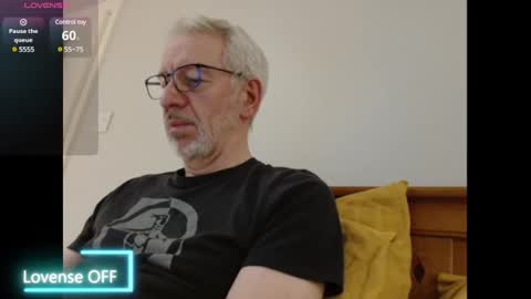 Snapshot of obliox175 chatting on 01/18/25, 11:33 Obliox online show from 01/18/25, 11:33