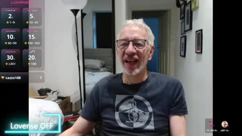 Snapshot of obliox175 chatting on 01/20/25, 10:40 Obliox online show from 01/20/25, 10:40