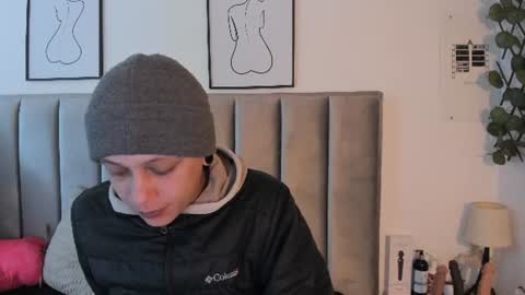 Sara Help me reach 1000 followers online show from 07/26/26, 04:47