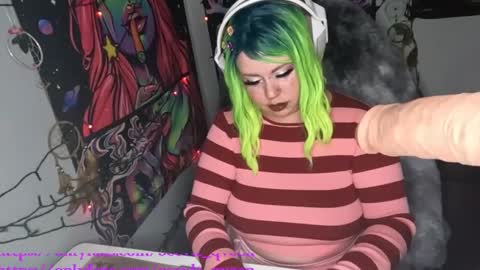 occvlt qveen online show from 12/20/24, 07:01