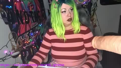occvlt qveen online show from 01/03/25, 12:54