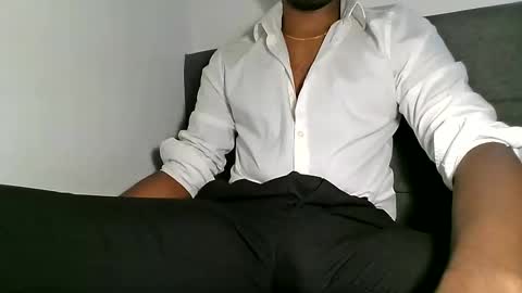 Snapshot of ocean8uk chatting on 11/12/25, 10:48 ocean8uk online show from 11/12/25, 10:48