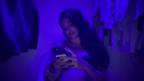 Snapshot of oceanxalara22_xo chatting on 10/02/25, 02:40 A L A R A  online show from 10/02/25, 02:40