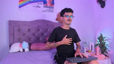 Snapshot of ocsanis69 chatting on 02/20/26, 03:03 Cris online show from 02/20/26, 03:03