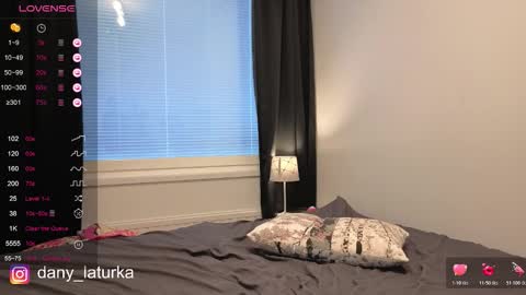 Snapshot of odalisca_bellydancer chatting on 11/24/25, 10:37 Daniela Dany online show from 11/24/25, 10:37