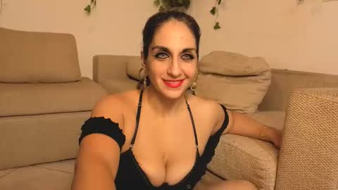Snapshot of odalisca_bellydancer chatting on 03/29/26, 09:37 Daniela Dany online show from 03/29/26, 09:37