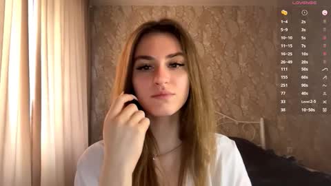 Snapshot of odelinabain chatting on 10/02/25, 08:10 Mia online show from 10/02/25, 08:10