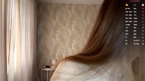 Snapshot of odelinabain chatting on 10/14/25, 09:10 Mia online show from 10/14/25, 09:10