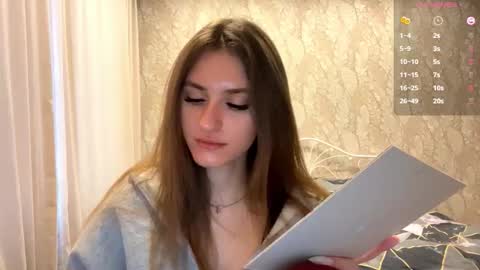 Snapshot of odelinabain chatting on 11/24/25, 09:09 Mia online show from 11/24/25, 09:09