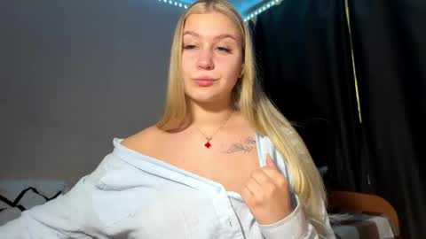 Snapshot of odelindafaro chatting on 06/07/26, 03:43 Lili online show from 06/07/26, 03:43