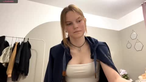 Aneta Bruno online show from 10/05/25, 02:48