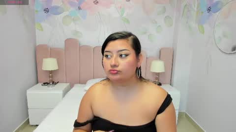 Snapshot of odtte_sweet chatting on 06/10/26, 11:31 Mia online show from 06/10/26, 11:31