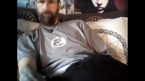 Snapshot of oedipe666 chatting on 12/16/25, 01:27 oedipe666cam online show from 12/16/25, 01:27