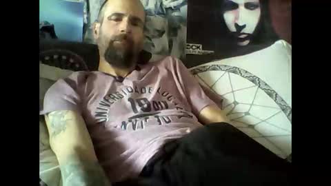 Snapshot of oedipe666 chatting on 03/03/26, 01:28 oedipe666cam online show from 03/03/26, 01:28