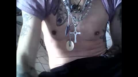 Snapshot of oedipe666 chatting on 03/06/26, 02:46 oedipe666cam online show from 03/06/26, 02:46