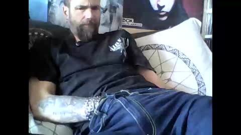 Snapshot of oedipe666 chatting on 03/19/26, 04:00 oedipe666cam online show from 03/19/26, 04:00