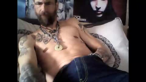 Snapshot of oedipe666 chatting on 04/11/26, 10:41 oedipe666cam online show from 04/11/26, 10:41