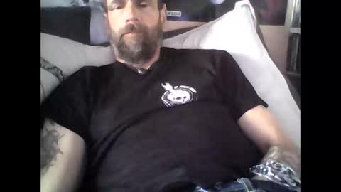 Snapshot of oedipe666 chatting on 04/16/26, 05:25 oedipe666cam online show from 04/16/26, 05:25