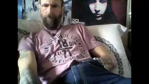 Snapshot of oedipe666 chatting on 04/21/26, 12:33 oedipe666cam online show from 04/21/26, 12:33