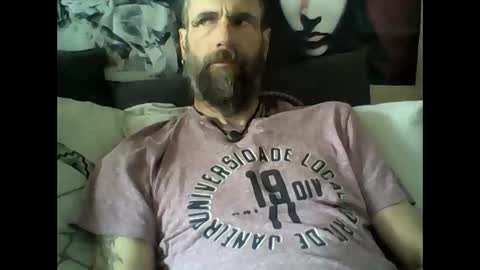 Snapshot of oedipe666 chatting on 05/11/26, 01:06 oedipe666cam online show from 05/11/26, 01:06