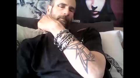 Snapshot of oedipe666 chatting on 05/16/26, 03:44 oedipe666cam online show from 05/16/26, 03:44