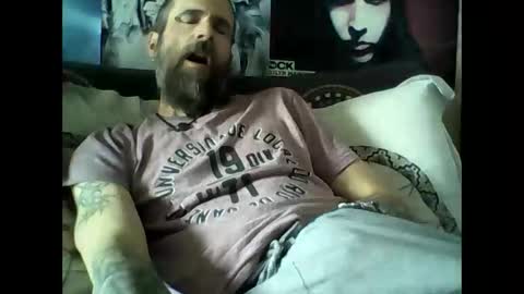 Snapshot of oedipe666 chatting on 06/10/26, 01:43 oedipe666cam online show from 06/10/26, 01:43