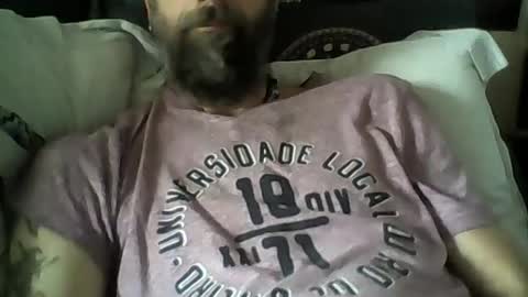 Snapshot of oedipe666 chatting on 06/12/26, 01:32 oedipe666cam online show from 06/12/26, 01:32