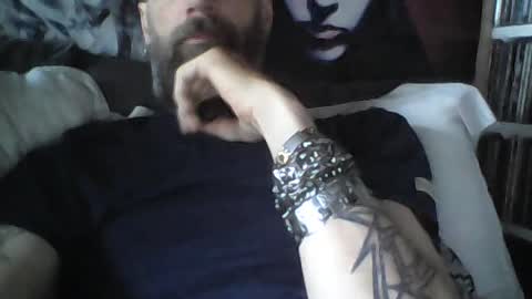 Snapshot of oedipe666 chatting on 06/15/26, 04:36 oedipe666cam online show from 06/15/26, 04:36