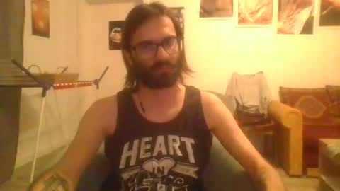 Snapshot of oeffel chatting on 07/31/26, 02:11 oeffel online show from 07/31/26, 02:11
