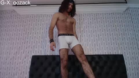 Snapshot of oezack__ chatting on 01/21/25, 06:45 Zack online show from 01/21/25, 06:45